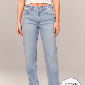 Curve Love Mid Rise 90s Straight Jean